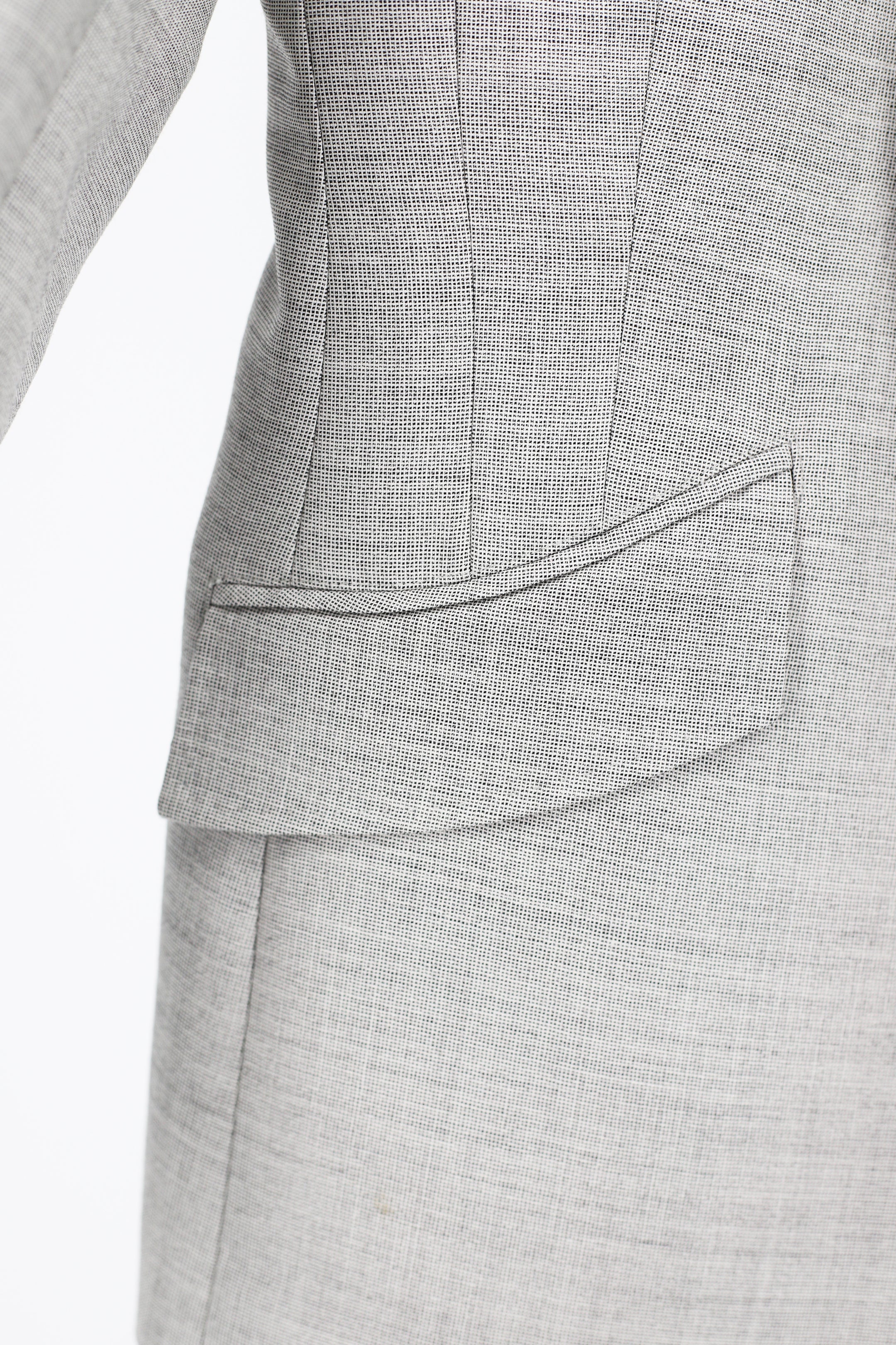 CLASSIC WOMEN’S BLAZER