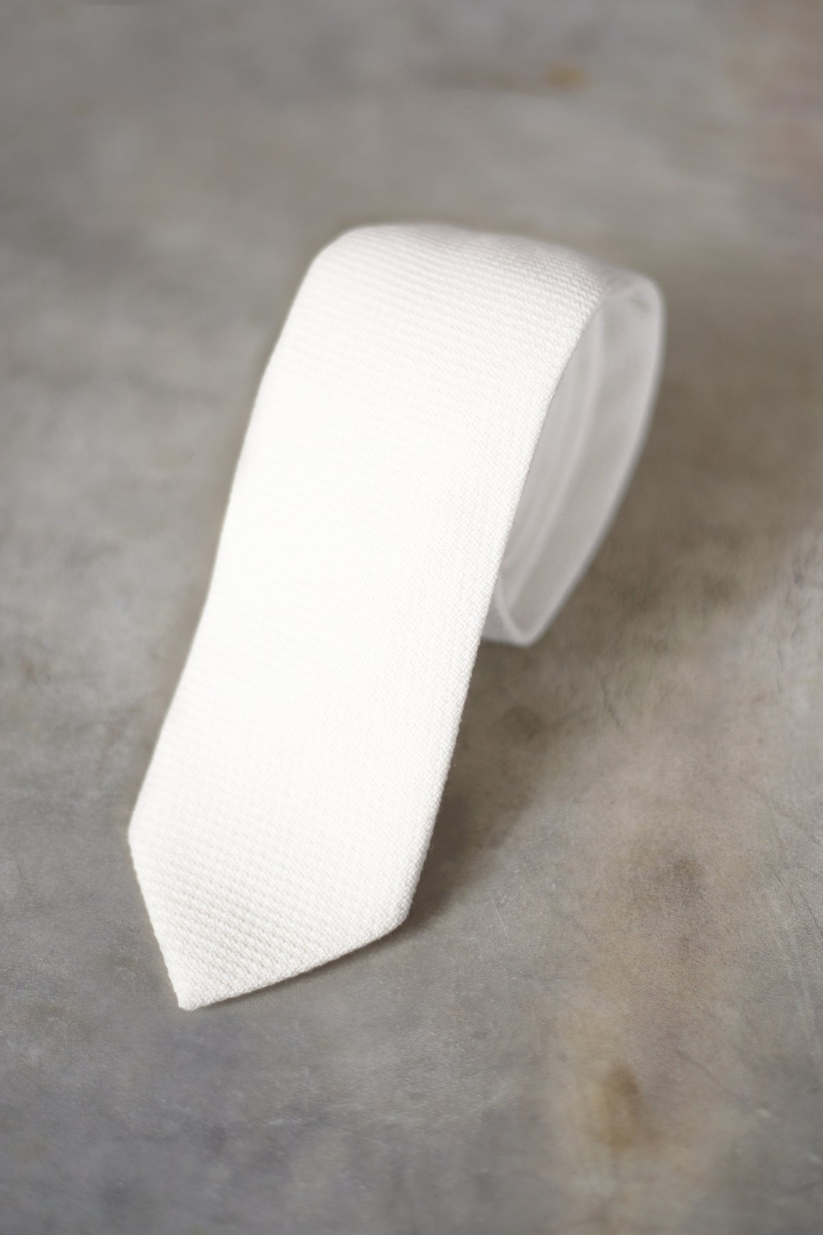 IVORY WOOL TIE