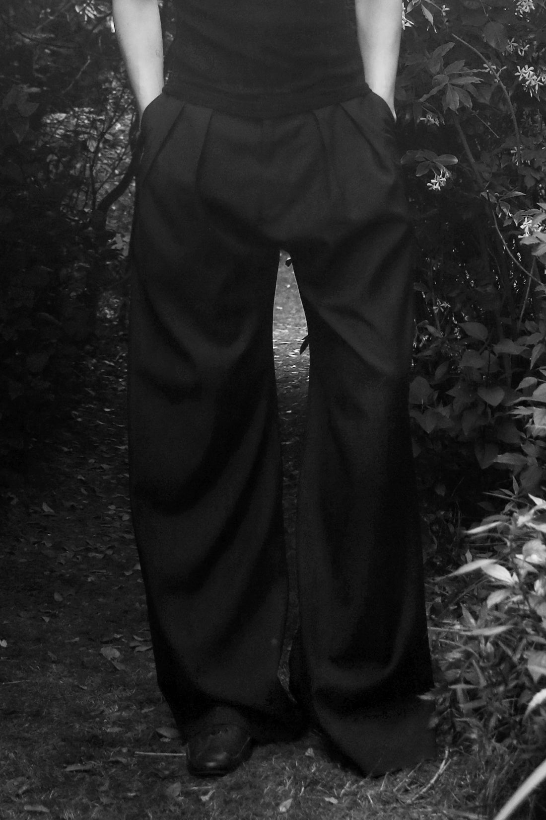 DOUBLE PLEATED PANTS IN BLACK WOOL