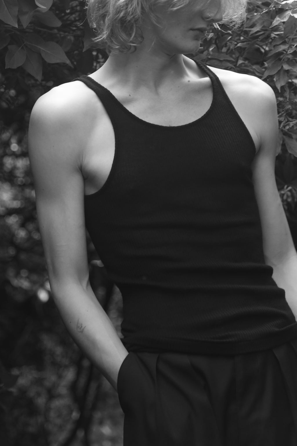 LOOP TANK TOP BLACK