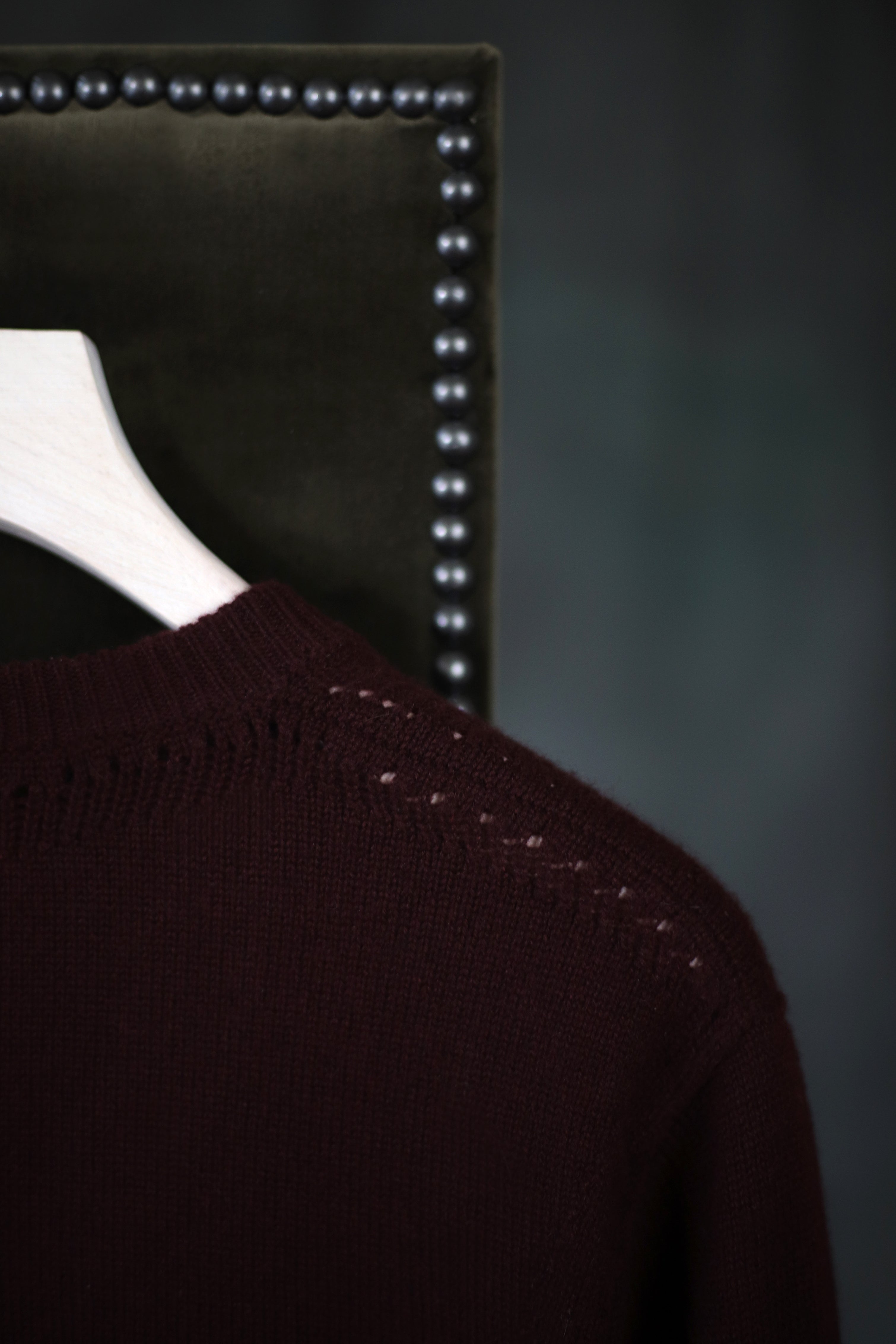 Signature Cashmere V-Neck Burgundy